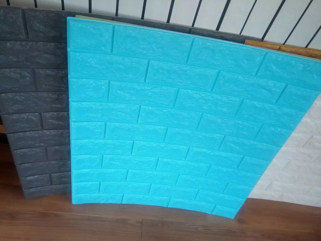 el PE de las etiquetas engomadas de los paneles de pared de ladrillo 3d de 10m m hace espuma decoración desprendible de la pared del papel pintado auto-adhesivo